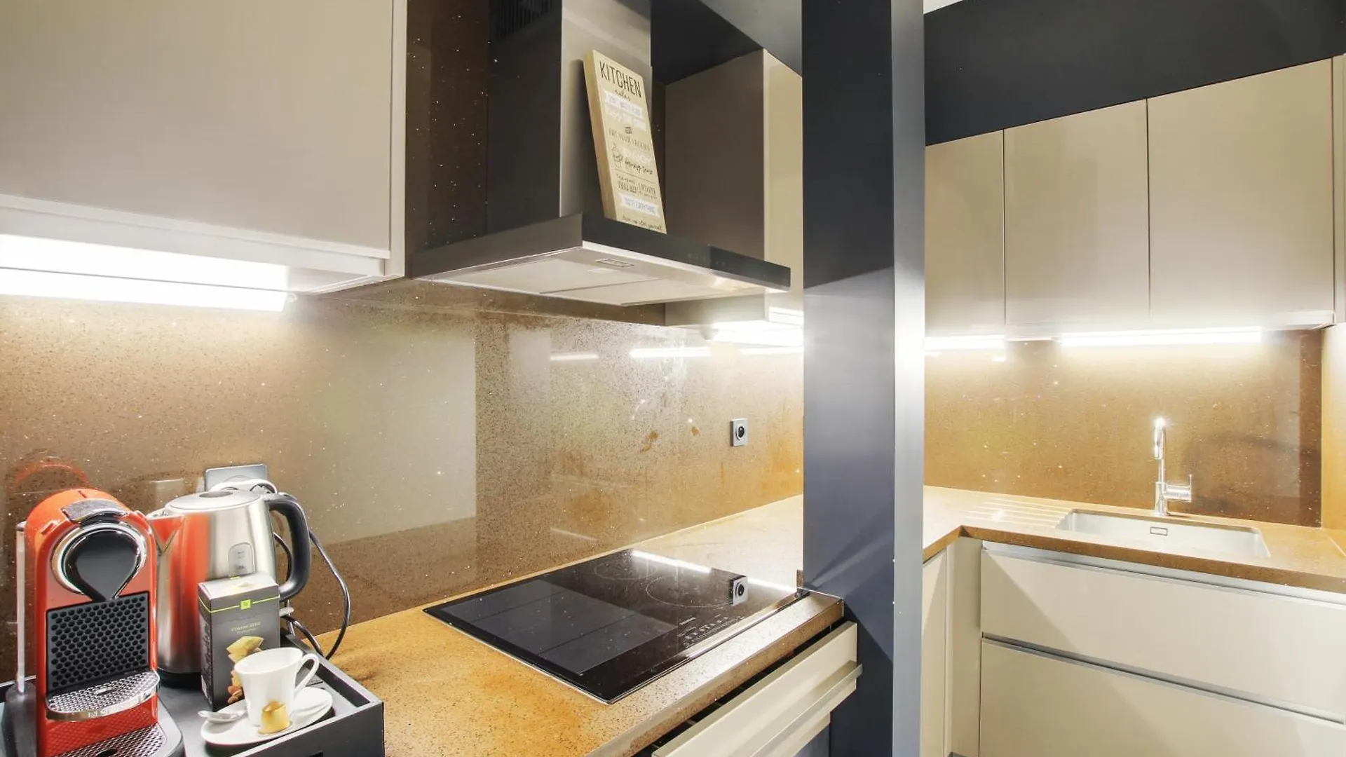 Apartment Sejours Parisiens / Belle Courcelles / 4* Paris