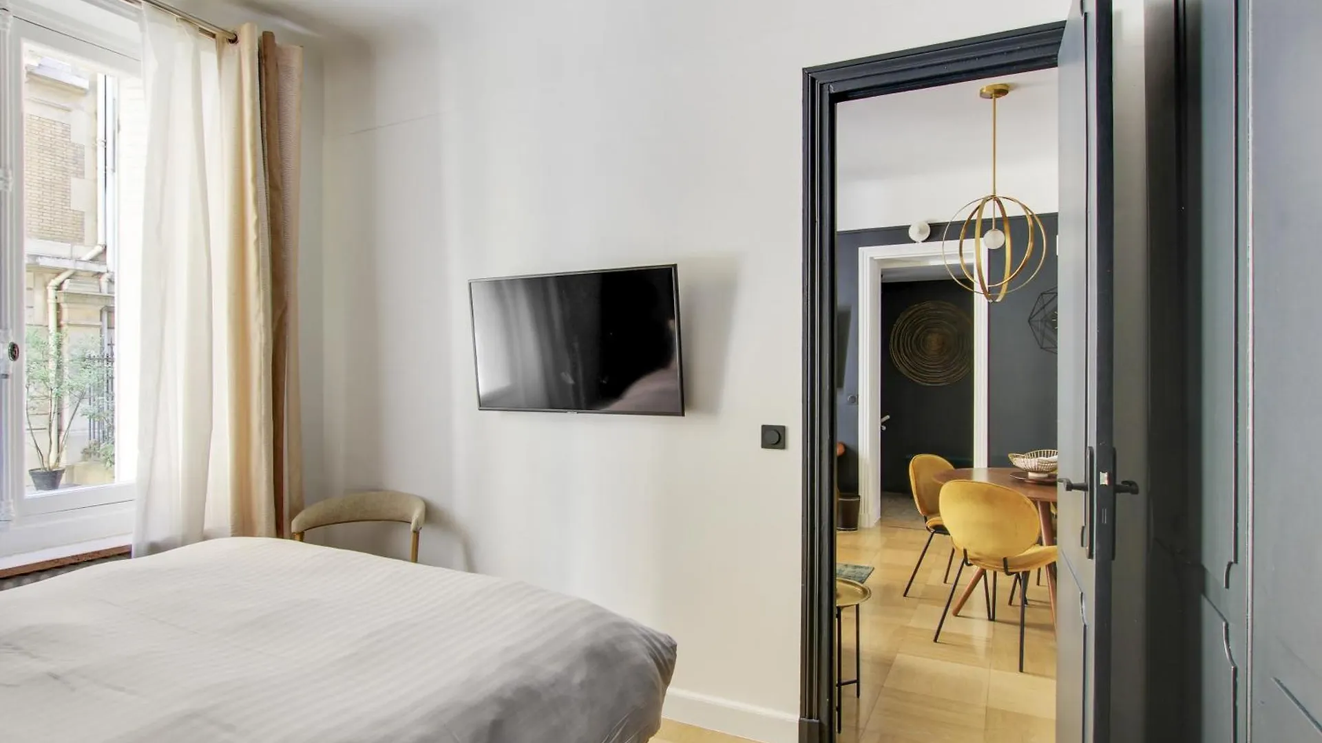 Sejours Parisiens / Belle Courcelles / 4* Apartment *